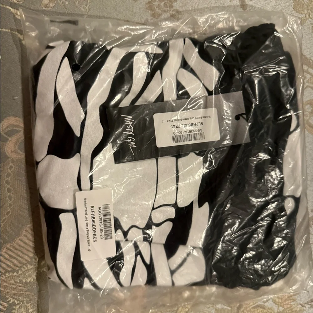 Nasty Gal Skeleton long Sleeve Bodysuit - Picture 8 of 8
